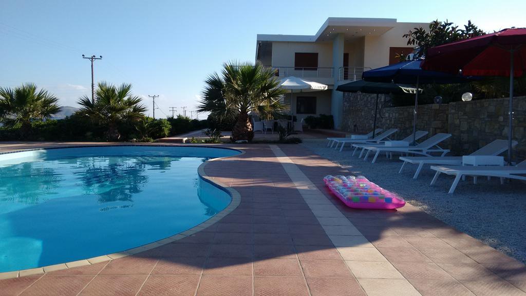 Tholos Bay Suites Kavoúsion Zimmer foto