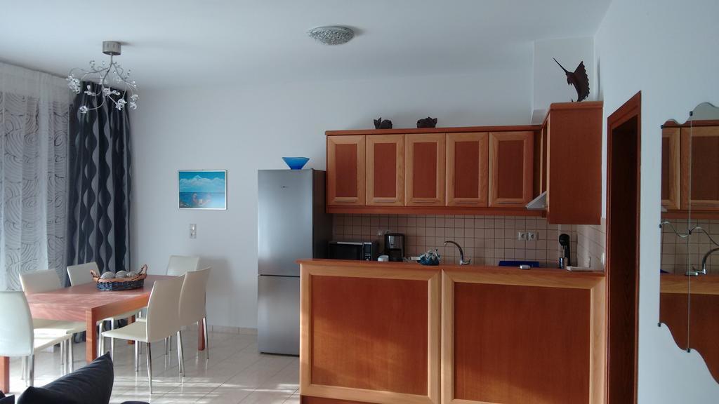 Tholos Bay Suites Kavoúsion Zimmer foto