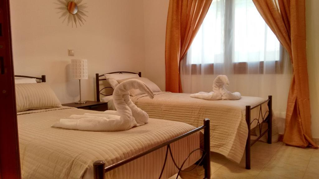 Tholos Bay Suites Kavoúsion Zimmer foto